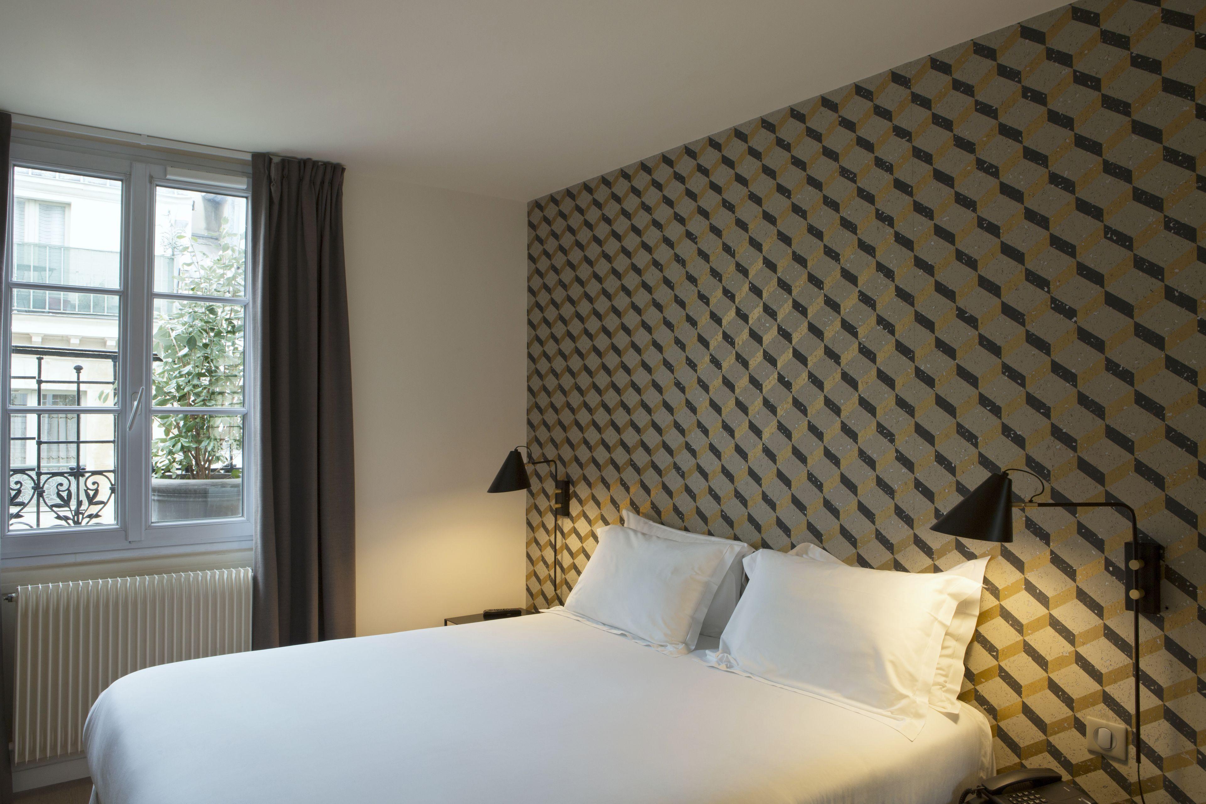 Monsieur Helder Paris